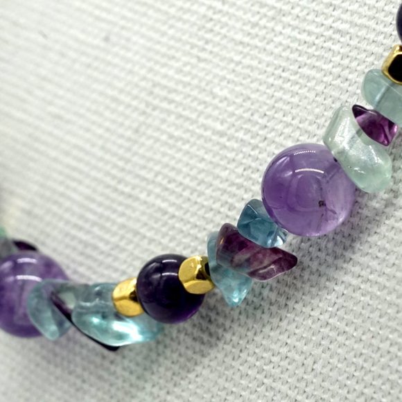 Necklace with Fluorite chips and Amethyst beads with gold accents. - Picture 4 of 6